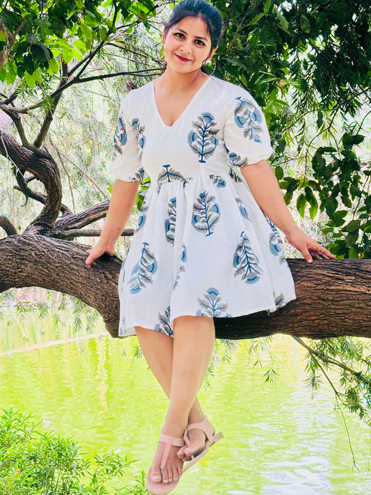 Leaf pattern frock one piece